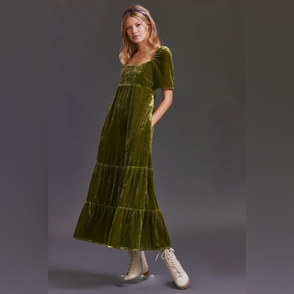 NWT Anthropologie Velvet Empire Waist MIDI Dress Size 8 - Picture 1 of 8